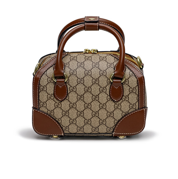 Сумка Gucci Small Interlocking G Sports Bag
